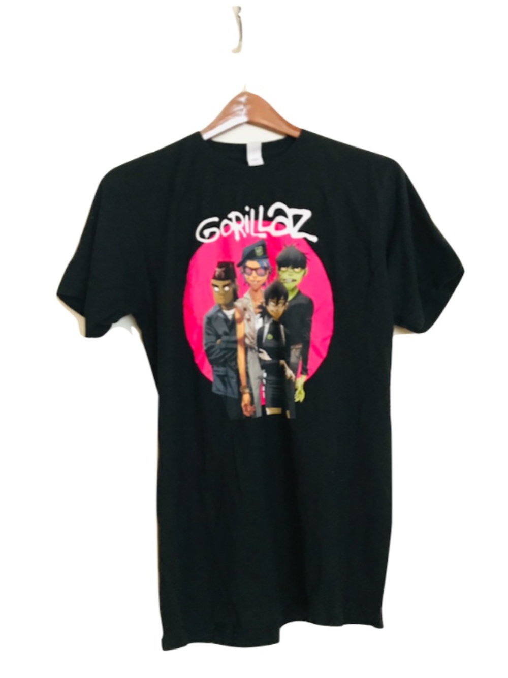 Gorillas four fictional members magenta short sleeve band t-shirt black M